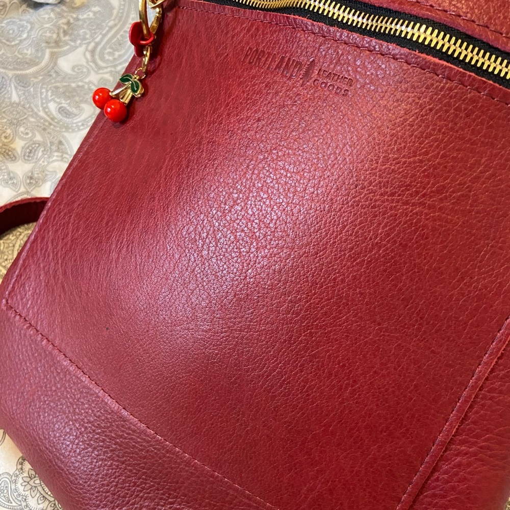 Portland Leather Vibrant Red Flamenco 💃 Laptop Backpack - Picture 10 of 13